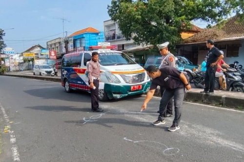 Video Viral Ambulans Bawa Wisatawan sebagai Penumpang