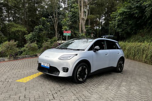 Cara Hemat Baterai Mobil Listrik ke Luar Kota