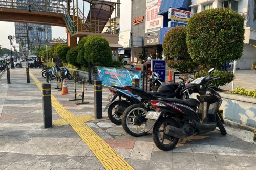 Parkir Liar di Margonda Depok, Siap-siap Ban Kempis sampai Diderek