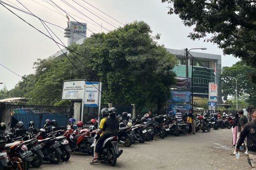 Cerita Warga Ikut Pemutihan Pajak Kendaraan di Bogor, Antre dari Pagi sampai Sore