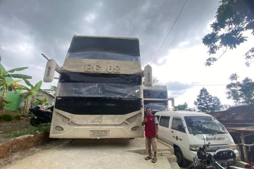 PO Agra Mas Datangi Langsung Rumah Berbentuk Bus di Wonogiri