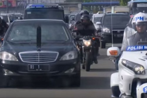 Iring-iringan Presiden Prabowo Berhenti di Lampu Merah, Netizen: Hal Sederhana yang Mewah