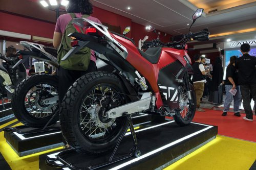 United Rilis RX6000: Motor Listrik Dua Alam Bisa Ngecas di SPKLU