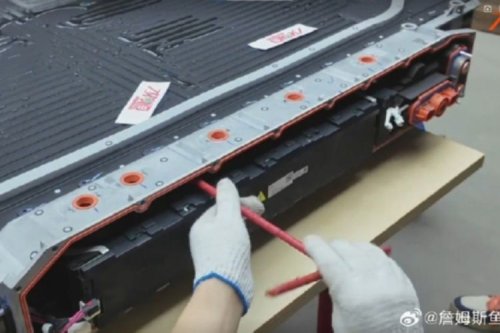 Blade Battery BYD Generasi Dibongkar Paksa di China