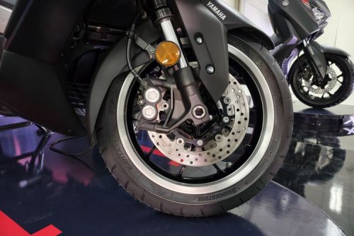 Yamaha, Yamaha Resmi Luncurkan TMAX di Indonesia, Harga Rp 400 Jutaan