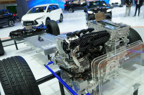 BYD, Laris Ratusan Unit, Cek Spesifikasi Singkat dan Harga BYD M6 DM