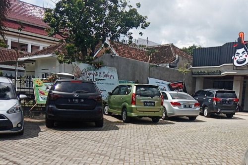 Sering Terjemur Matahari, Begini Cara Merawat Cat Mobil agar Tetap Awet