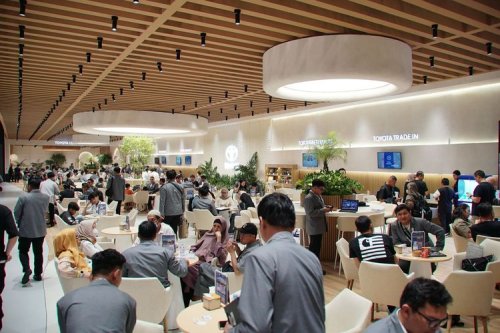 Toyota, Penjualan Mobil Hybrid Toyota Laris Dua Kali Lipat di GIIAS 2026