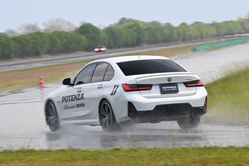 Sensasi Geber Mobil Sport dengan Bridgestone Potenza RE005