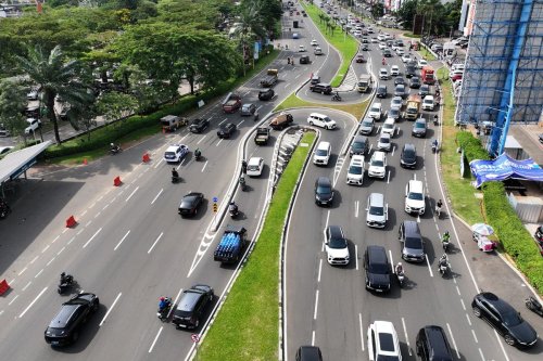 Tips Cerdas Mengganti Oli Transmisi Mobil Matik di Daerah Perkotaan