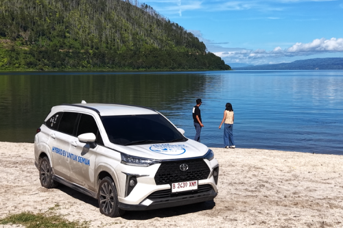 Menembus Jarak dari Kota Bertuah ke Danau Toba Bersama Veloz Hybrid