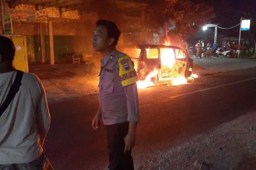 Suzuki , Suzuki APV, Suzuki APV Terbakar di Pati, Korsleting Listrik Diduga Jadi Pemicu
