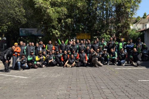 TVS Gelar Riding iQube S Bareng Komunitas Bandung
