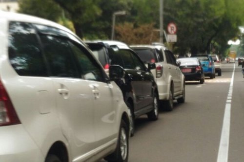 Alasan Kenapa Saat Parkir Posisi Setir Harus Lurus