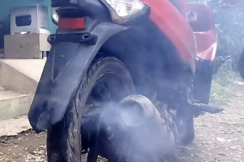 BBM Campuran Etanol: Solusi atau Masalah bagi Pengguna Motor?