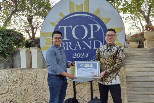 Produsen Cat Semprot Ini Raih Top Brand Award 2024
