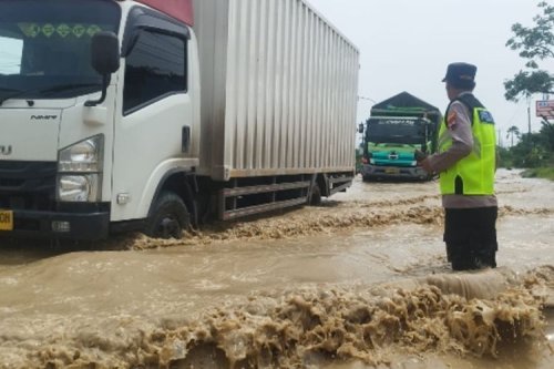 Waspada Banjir Jakarta: Pantau Update Real-Time Lewat Aplikasi Ini!