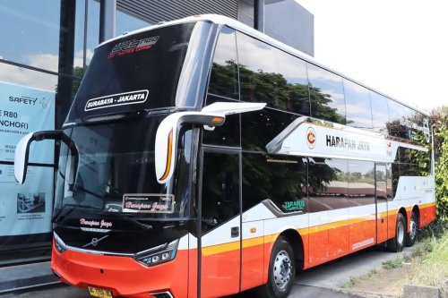 Adu Mewah Bus Tingkat Jakarta-Malang: PO Harapan Jaya vs PO 27 Trans