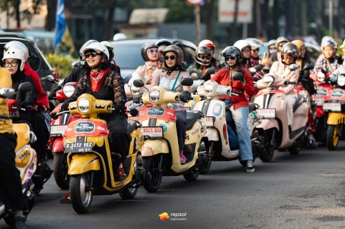Komunitas Motor Perempuan Gelar Riding Kartini di Bandung