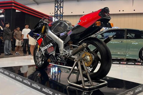 Langka dan Mahal, Honda NSR250R MC28 Ini Tampil Full Carbon