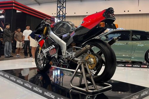 Langka dan Mahal, Honda NSR250R MC28 Ini Tampil Full Carbon