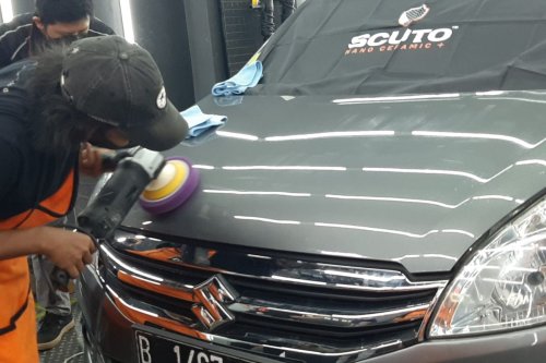 Jaga Kondisi Mobil dari Cuaca Lembab dan Basah