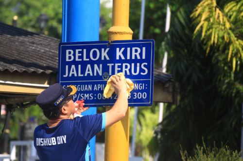 Modus Serobot Antrean Lampu Merah: Utamakan Etika Berlalu Lintas