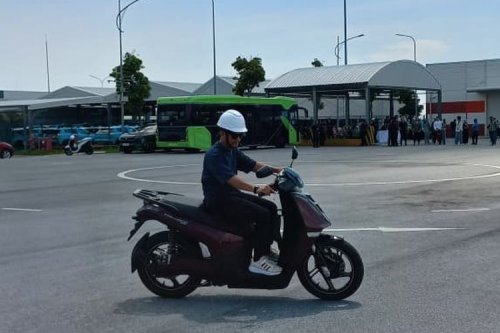 VinFast, VinFast Theon, Uji Coba VinFast Theon S: Motor Listrik Futuristik Masih Pakai Rantai