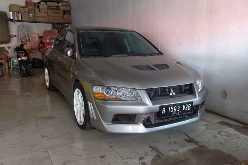 Tren Harga Mobil Bekas: EV Bikin Anjlok, Mobil Hobi Stabil & Melonjak