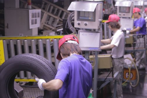 Dari Karet Sampai Siap Pakai, Begini Proses Produksi Ban Bridgestone