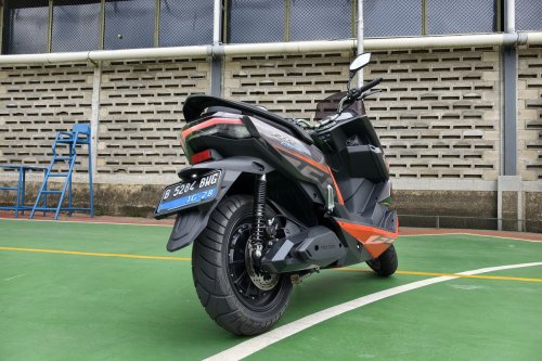 Polytron, Fitur Unggulan Polytron Fox 350, Cruise Control dan Hill Start Assist