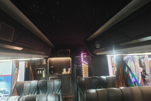 GIIAS 2026: Piala Mas Rilis Bus Rexus 8D Commander Sleeper Depan