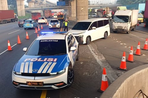Ada Perbaikan Jalan, Tol Jakarta-Cikampek Terapkan Contraflow