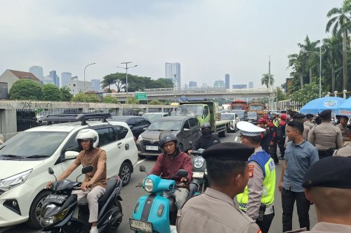 Bahaya Selap-Selip di Kemacetan: Bukan Cepat, Malah Celaka!