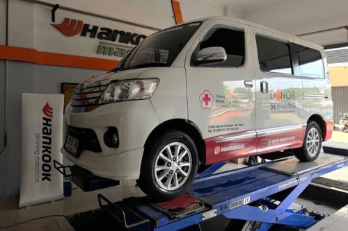 Produsen Ini Donasikan Ban untuk Operasional Kendaraan Layanan Publik