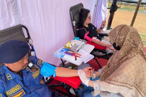 Donor Darah dan Cek Kesehatan Gratis di Daihatsu Kumpul Sahabat Cirebon