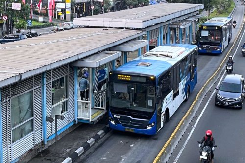 Karyawan Swasta Jakarta Bisa Naik Transportasi Umum Gratis, Cek Syaratnya