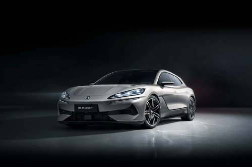 Denza Z9 GT Kembali Tampil di Indonesia, Berapa Harganya?