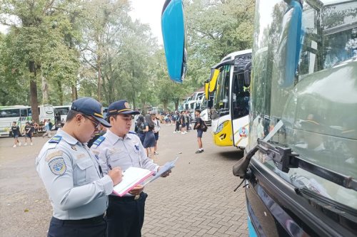 Pelanggaran Angkutan Umum di Tol Jagorawi Terungkap