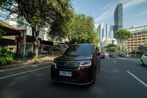 Stok BBM BP-AKR dan Insentif Impor BEV