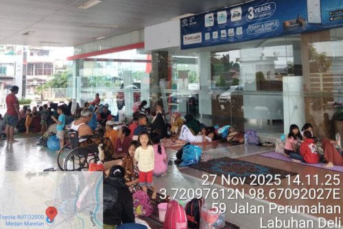 Diler Auto2000 Medan Berubah Jadi Tempat Pengungsian Korban Banjir