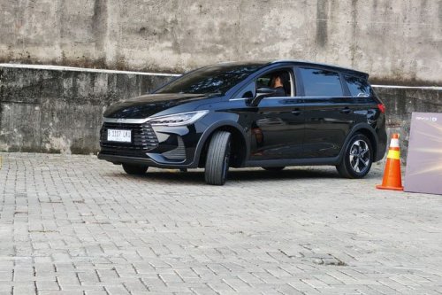 BYD, Impresi Berkendara BYD M6 DM: Masih Rasa EV, Tapi Lebih Fleksibel
