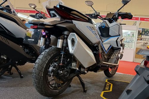 Spesifikasi Zontes 368G, Matik Petualang Bongsor Banyak Fitur