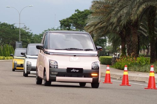 Pasar Lelang Belum Banyak Terima Mobil Listrik