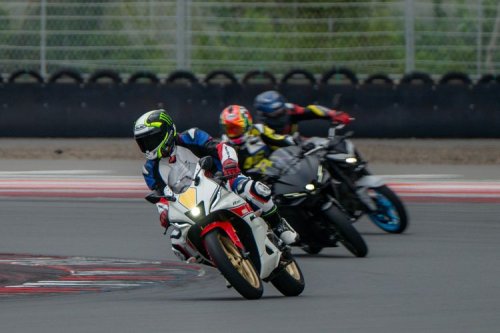 Yamaha, Tes Yamaha R15 di Sirkuit Mandalika, Menyenangkan untuk Pemula