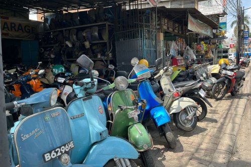 Montir Wanita Tangguh: Kisah Aphin dan Vespa Klasik