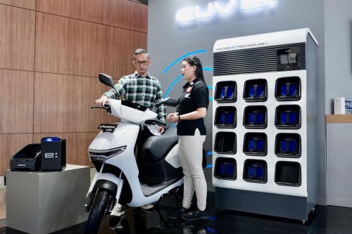 Cara Aman Menyimpan Motor Listrik Saat Ditinggal Mudik