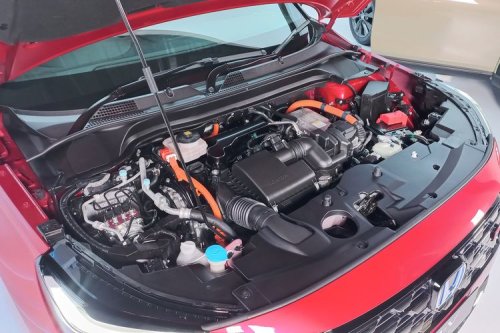 Merasakan Performa dan Konsumsi BBM Honda HR-V RS e:HEV untuk Harian