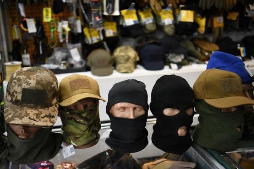 Rawan Benang Layangan di Jalan, Ini Pentingnya Balaclava dan Buff