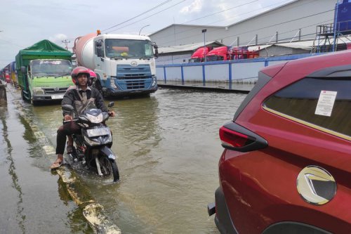 Jalur Pantura Banjir, Mobil dari Kudus ke Semarang Lewat Karangawen